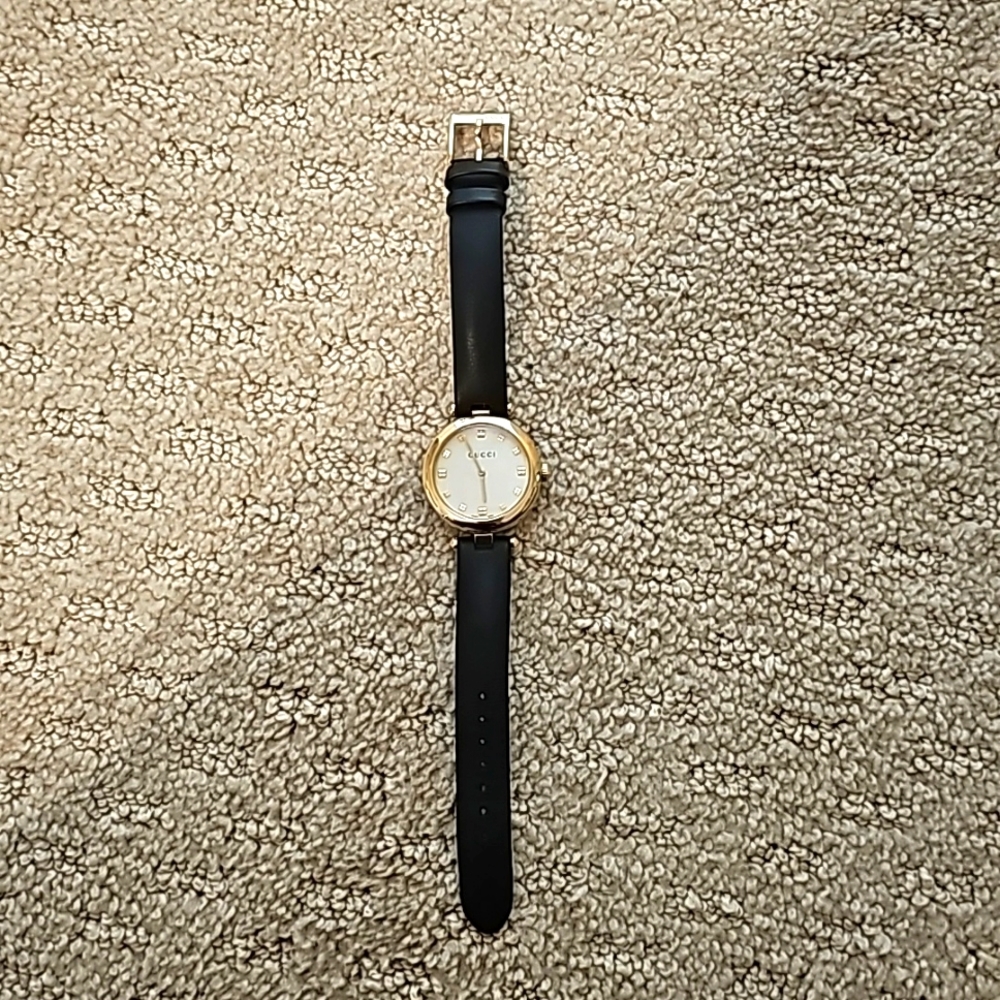 Gucci woman's watch